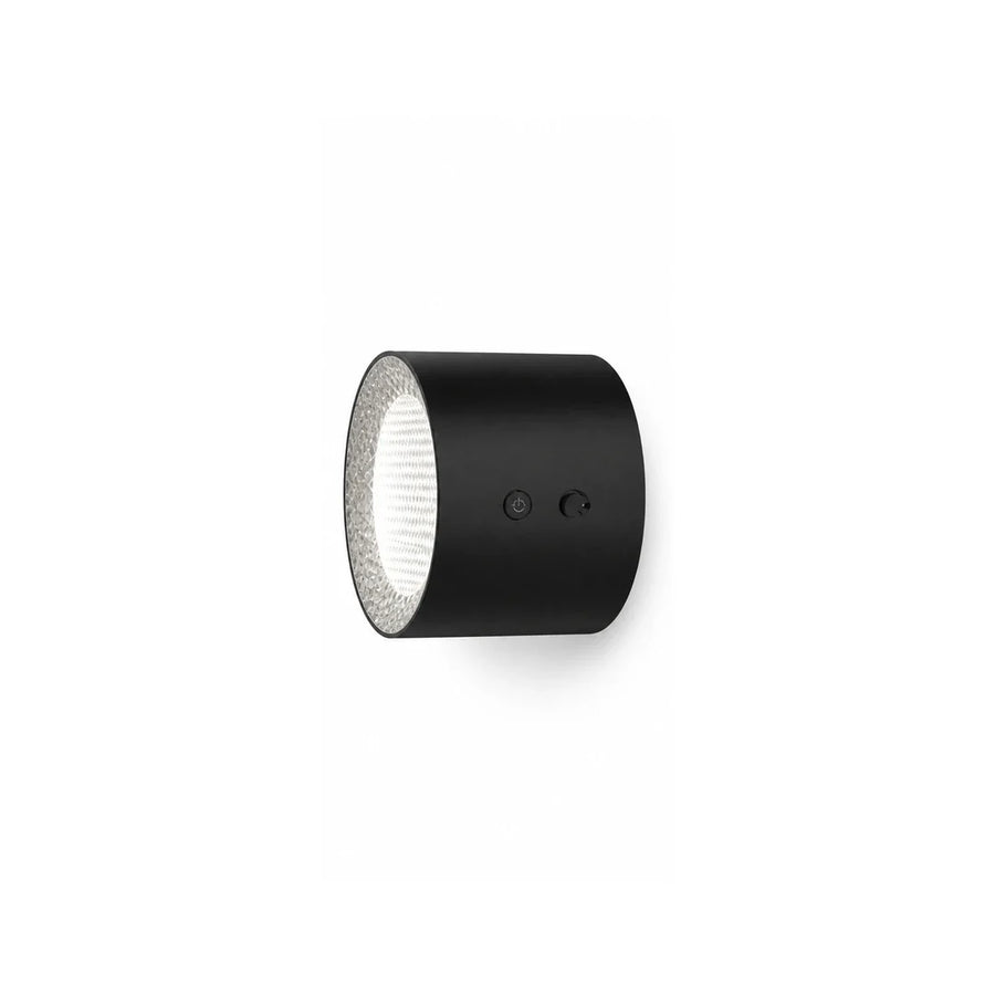 Arandela LED de Cristal Preta Recarregável — em fundo branco