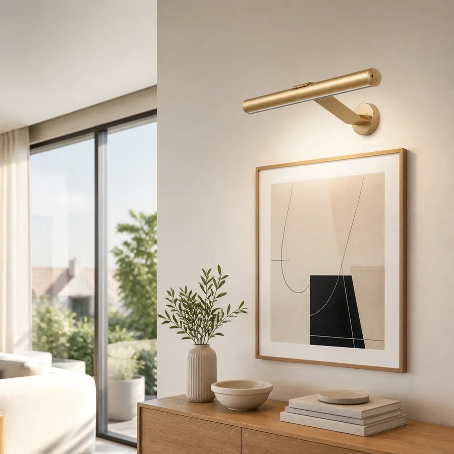 Arandela LED Linear Dourada Dimerizável — em ambiente moderno claro