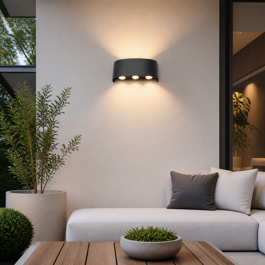 Arandela LED Prisma Preta 6W 8W e 10W — em ambiente decorado 1