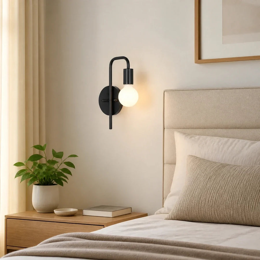 Arandela Vintage E27 Preta de Metal — em ambiente moderno claro