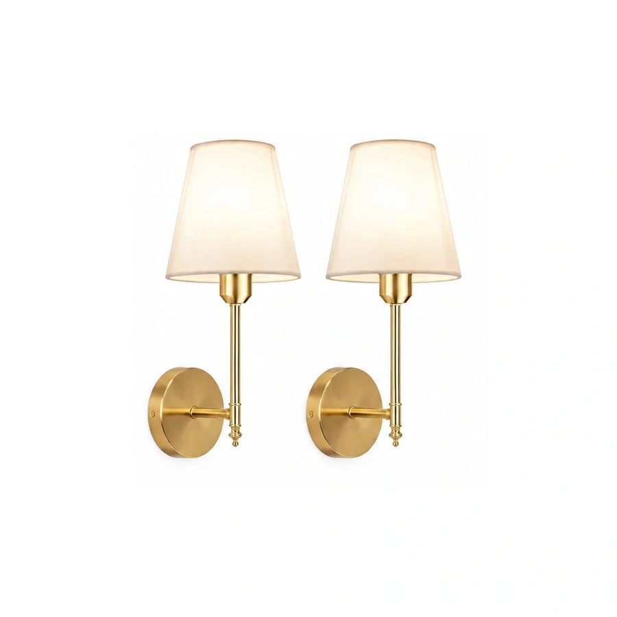 Kit 2 Arandelas LED Douradas Recarregáveis — em fundo branco