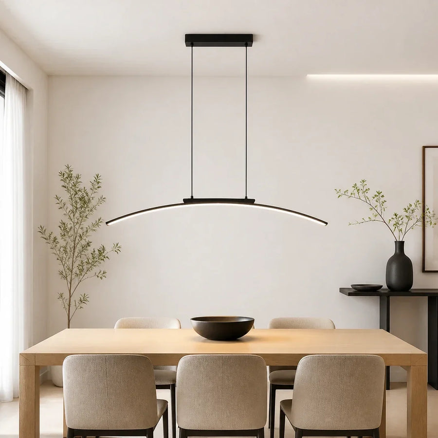 Pendente LED Curvo 100cm 26W Preto - Arcora — pendente led curvo arcora preto em ambiente moderno claro